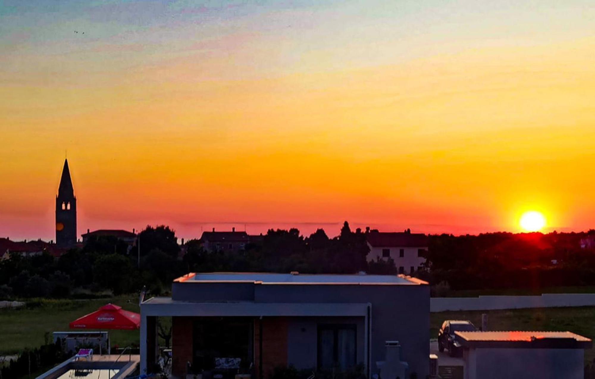Villa Lily Galižana المظهر الخارجي الصورة